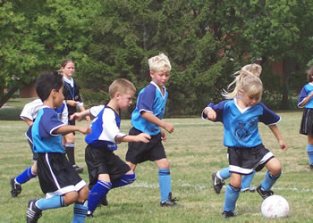 体が小さくても大丈夫 体が大きい子に負けないサッカー上達法 自分の子供がレギュラーになれるサッカー上達法